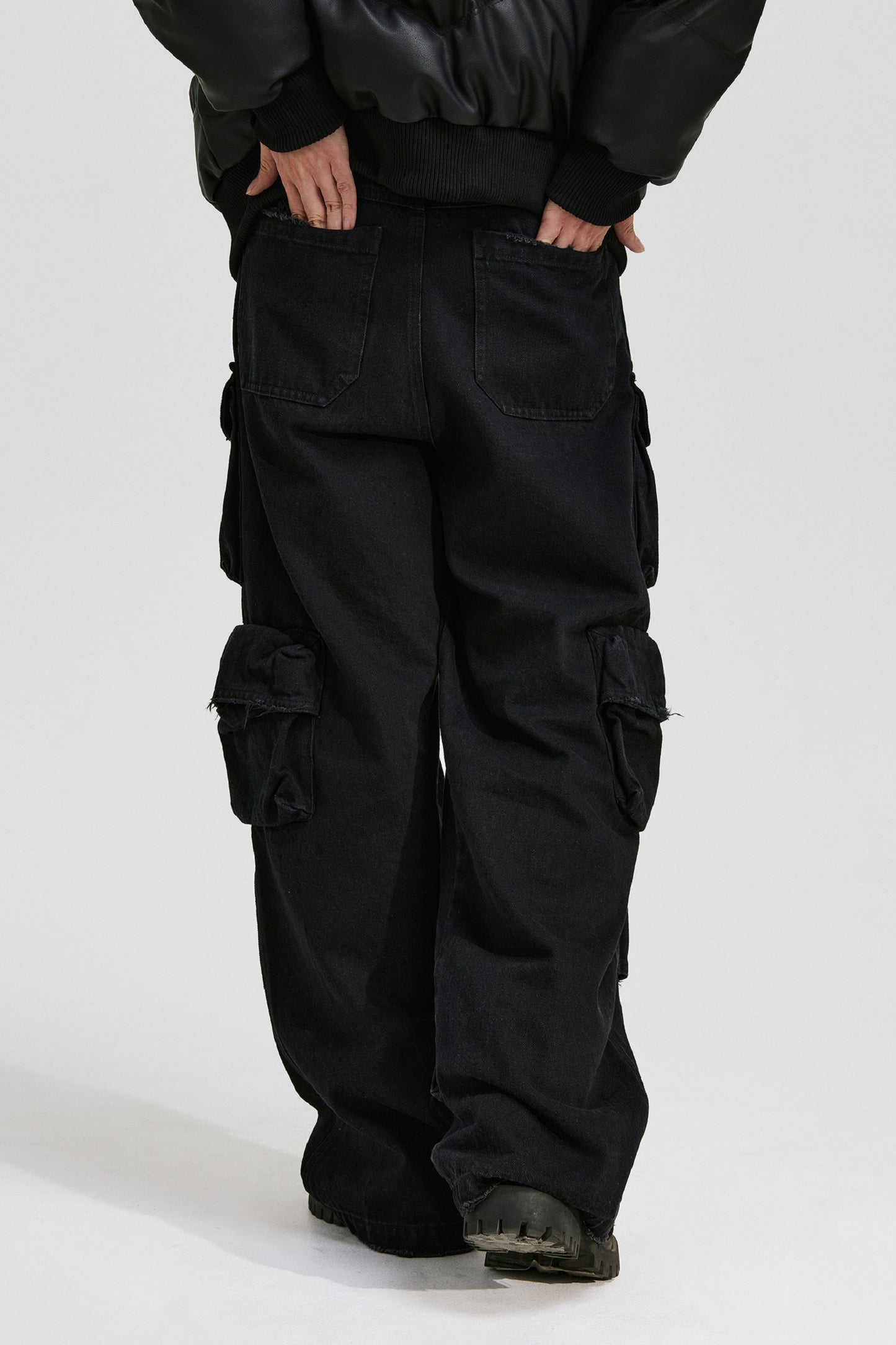 Multi Pocket Cargo Jeans